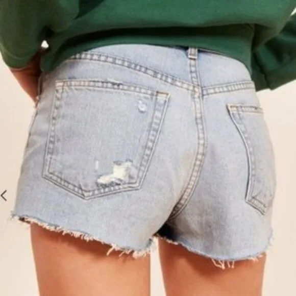 Reformation NWT Dixie High Rise Jean Shorts in Skye size 30 - Picture 2 of 9